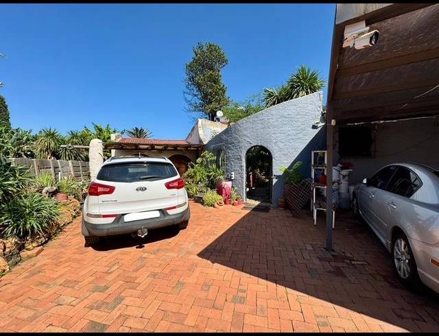 5 BEDROOM HOUSE FOR SALE IN VAN RIEBEECK PARK